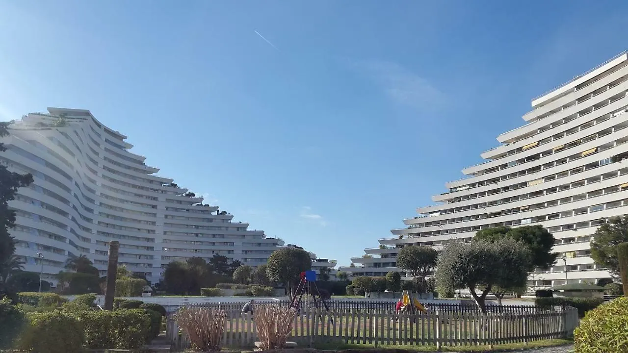 Fame - Marina Baie Des Anges Lägenhet Villeneuve-Loubet 0*,  Frankrike